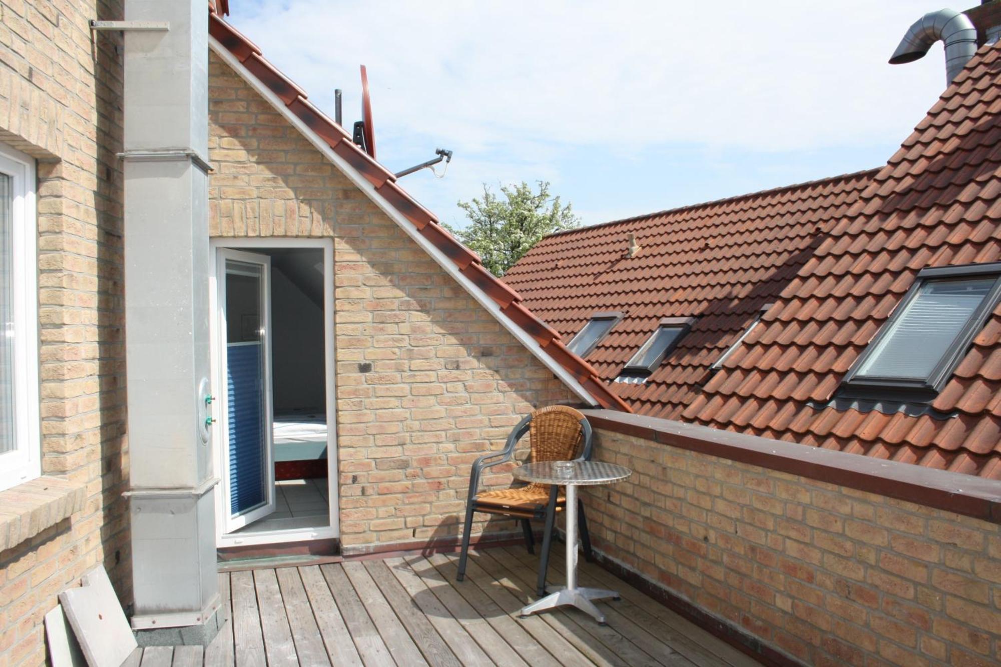 Hotel Pension Am Hafen Norddeich  Exteriör bild